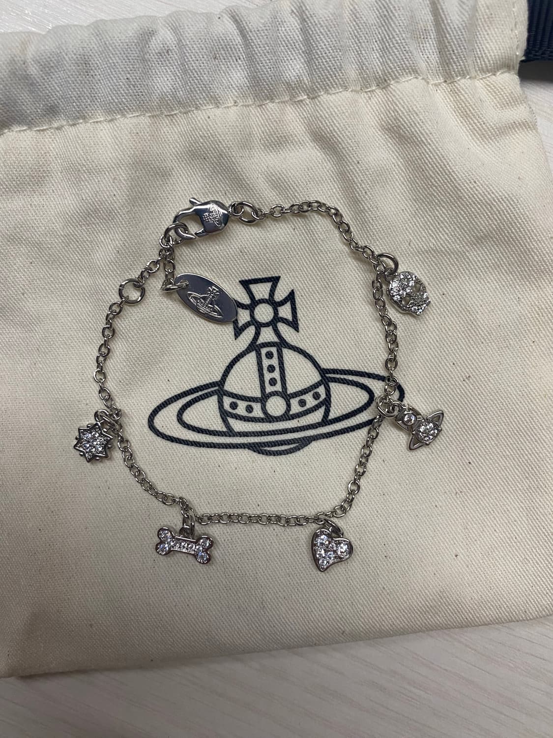 비비안웨스트우드 팔찌 브란디타 참 실버 브레이슬릿 상품이미지1