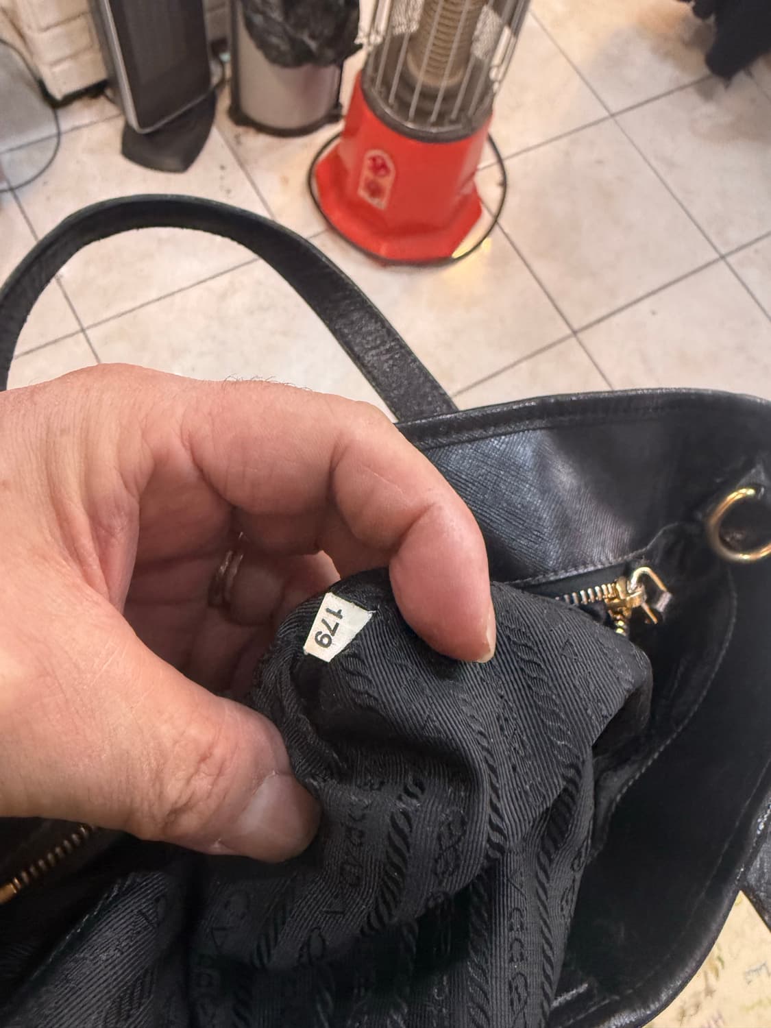 정품 프라다 나일론 토트백 팝니다 상품이미지10