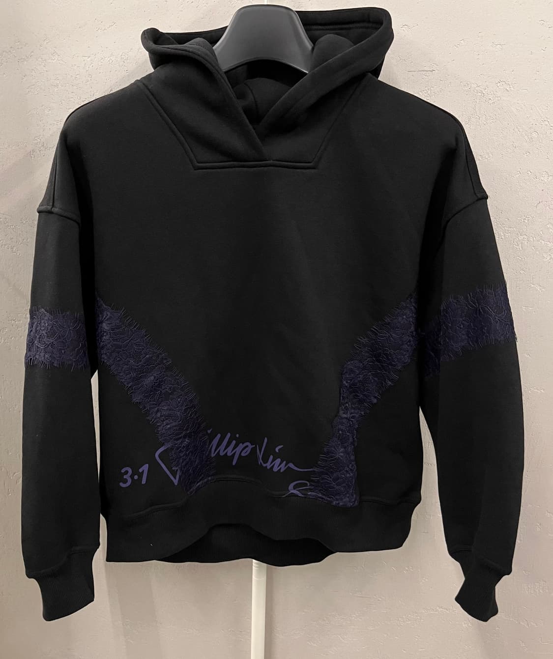 3.1 필립림 스튜디오 블랙 후드티 상품이미지1