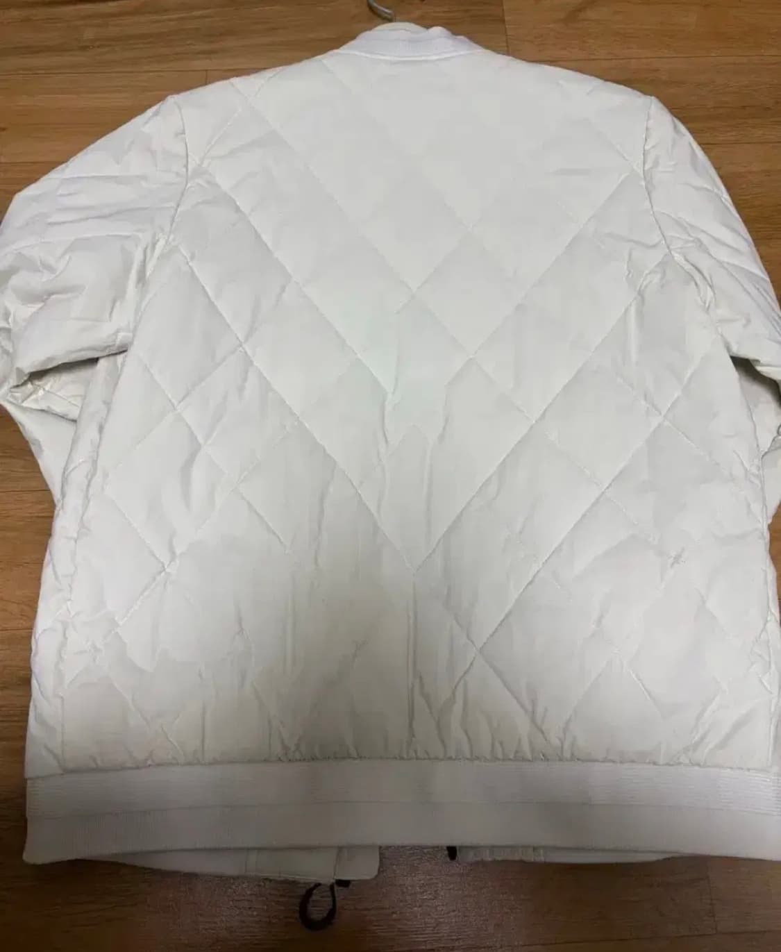 디스커버리 퀼팅 봄버 아이보리  상품이미지2