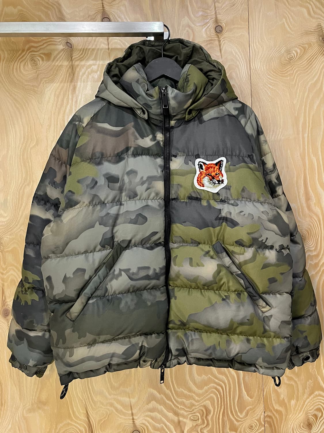 메종키츠네 20a/w 벨벳 폭스 헤드 카모 다운 상품이미지3