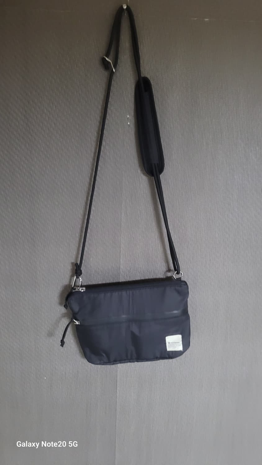 룰루레몬 크로스백 상품이미지1