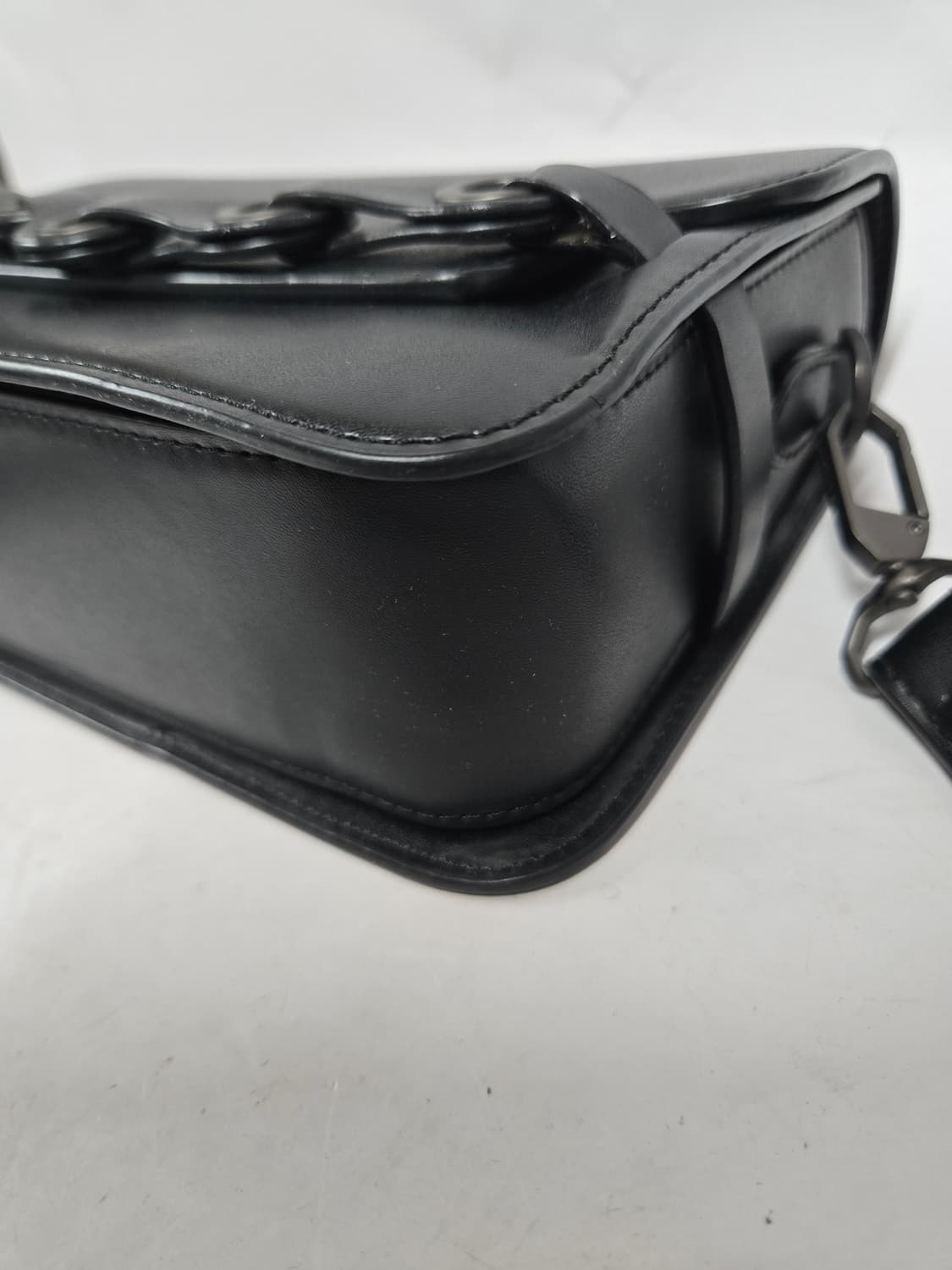 찰스앤키스 블랙 체인 크로스백 상품이미지6