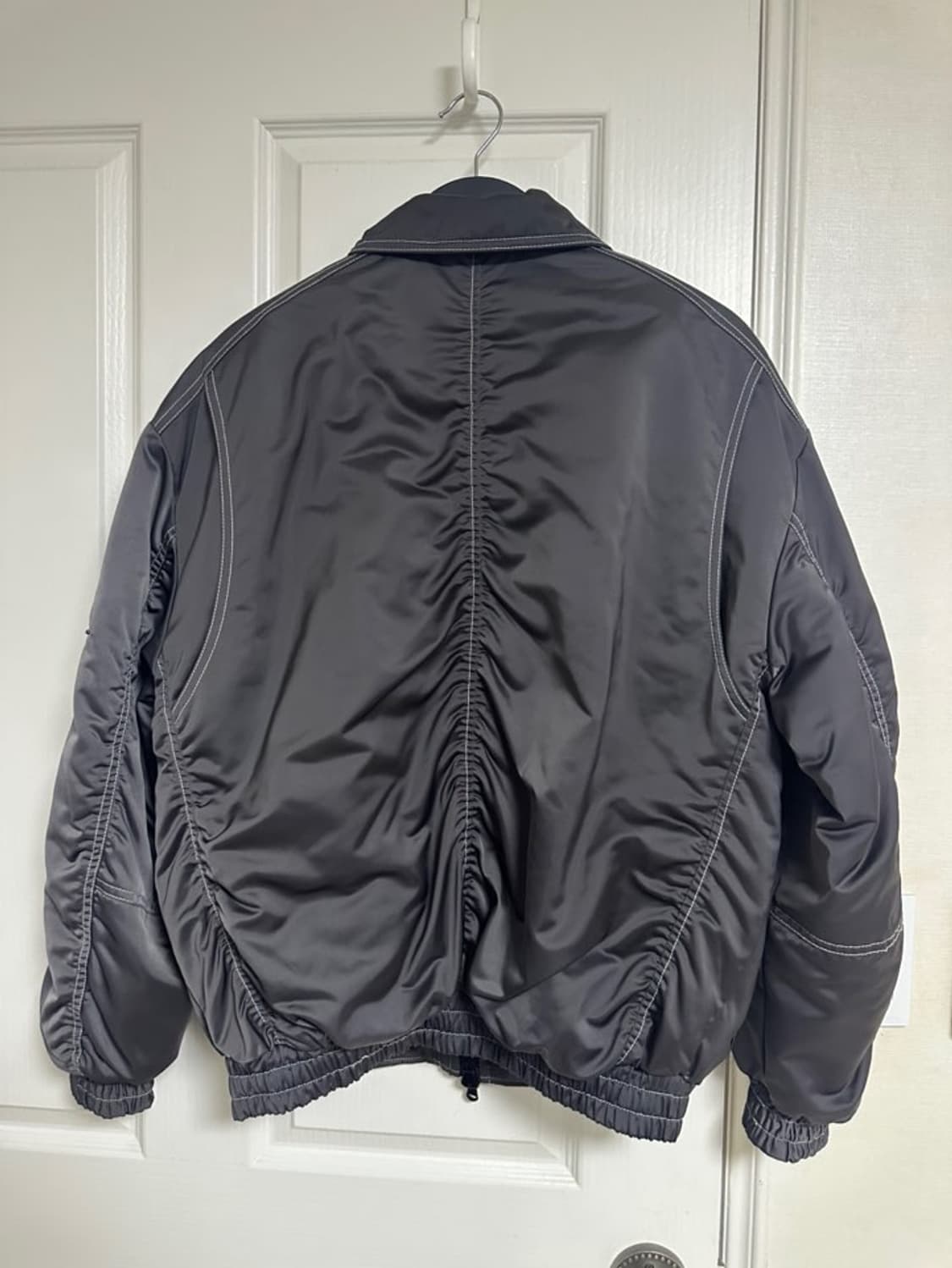 [S]메종미네드 GEREN STITCH BOMBER GREY 팝니다. 상품이미지3