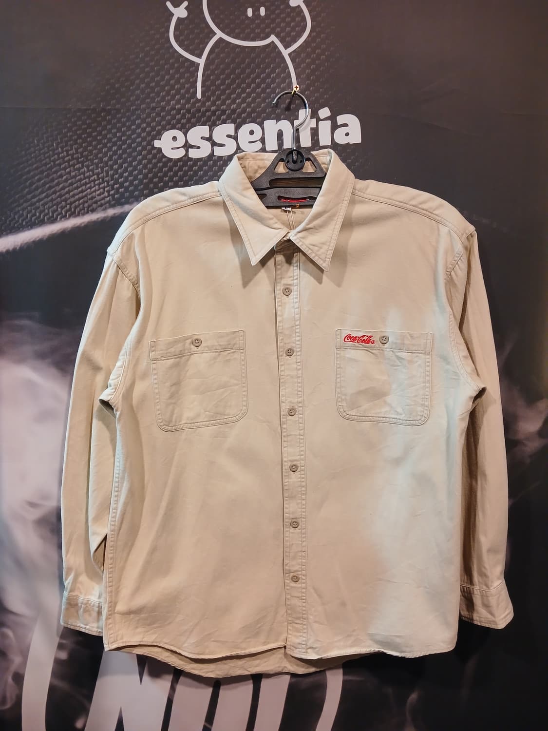 코카콜라 로고 셔츠 베이지 상품이미지1