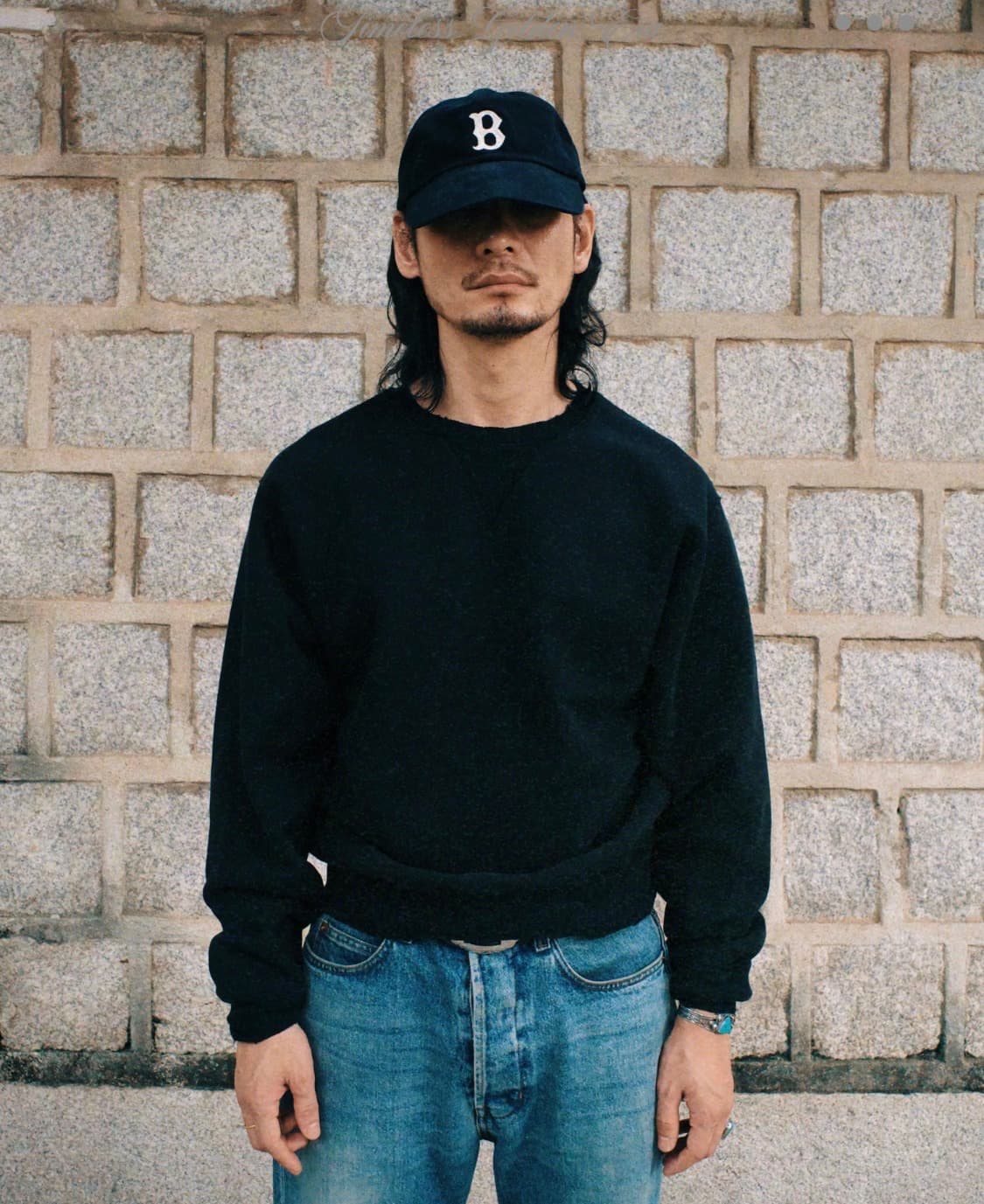 STANDARD DOUBLE-V SWEAT SHIRTS 블랙 상품이미지4