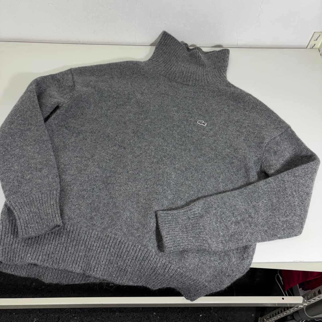 우먼L 라코스테 그레이 알파카 터틀넥니트 상품이미지1