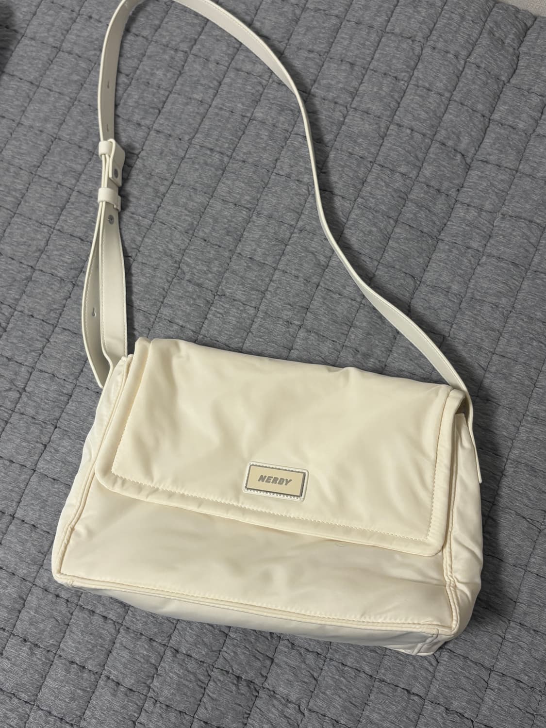 널디 플러피 크로스백 상품이미지2