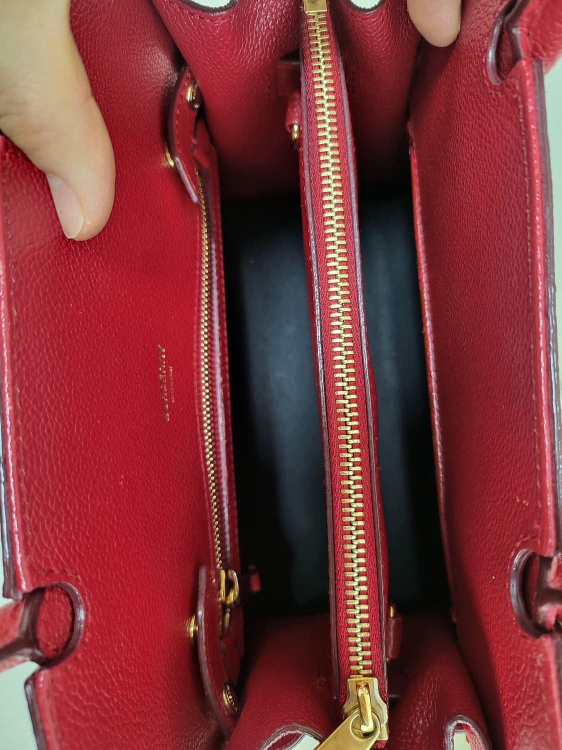 버버리 베이비 타이틀 핸들백 정품 상품이미지7