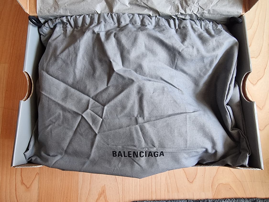 발렌시아가 스피드러너 2.0 오레오 40사이즈 상품이미지3