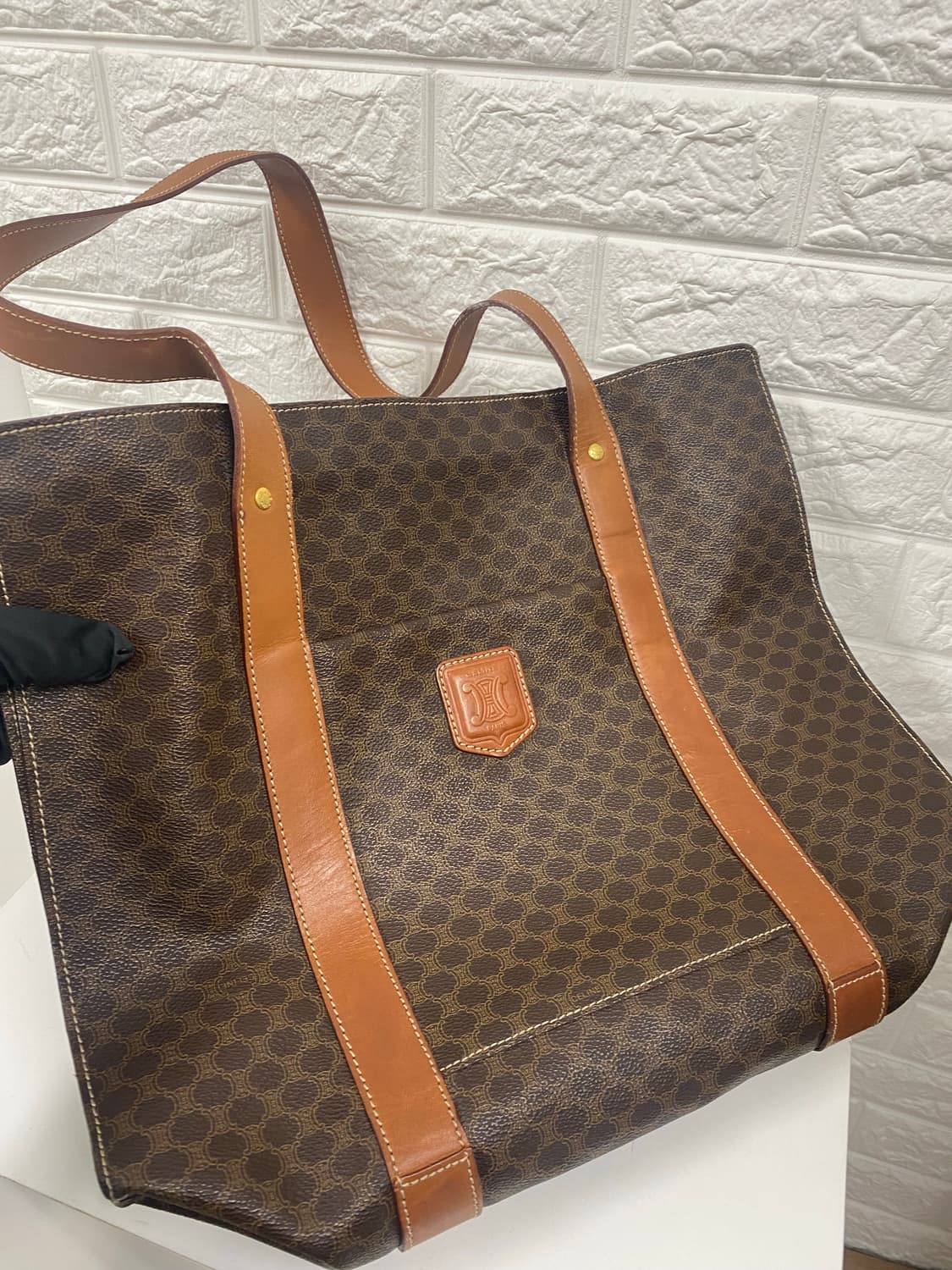 셀린느 브라운 마카담 숄더백 상품이미지1