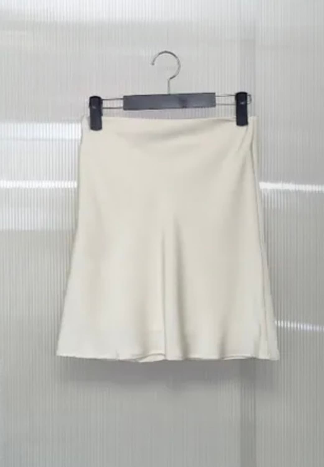 새틴 미디 스커트 상품이미지1