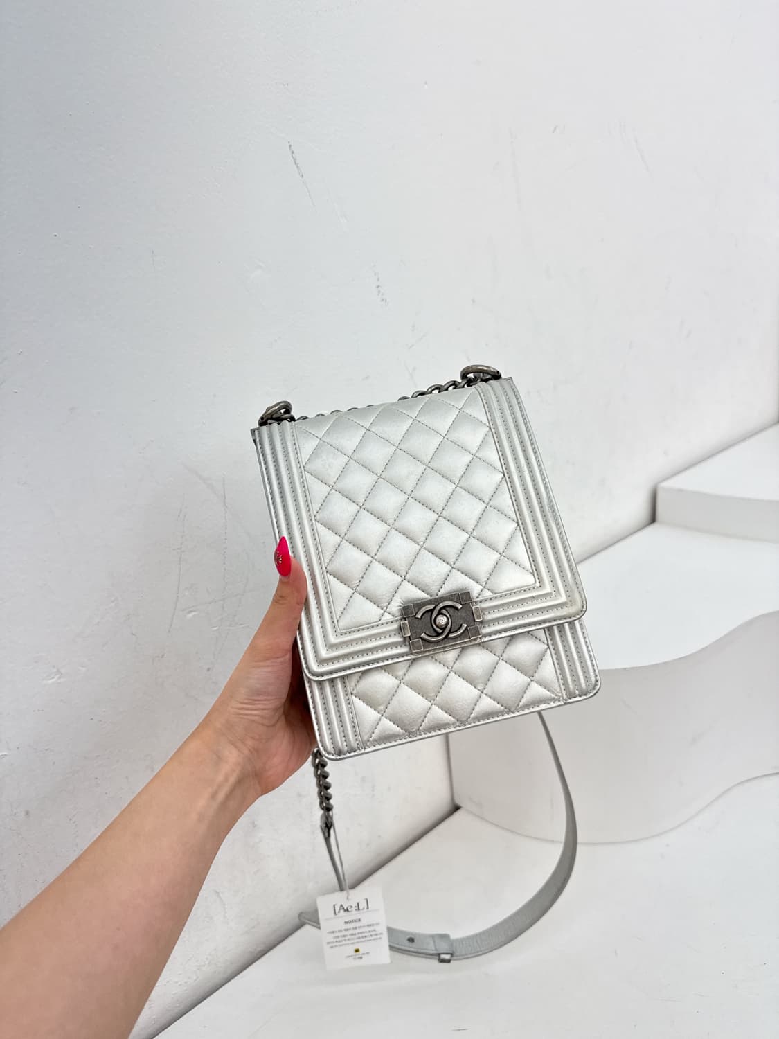 샤넬 보이 샤첼백 엔틱은장 실버 크로스백 상품이미지1