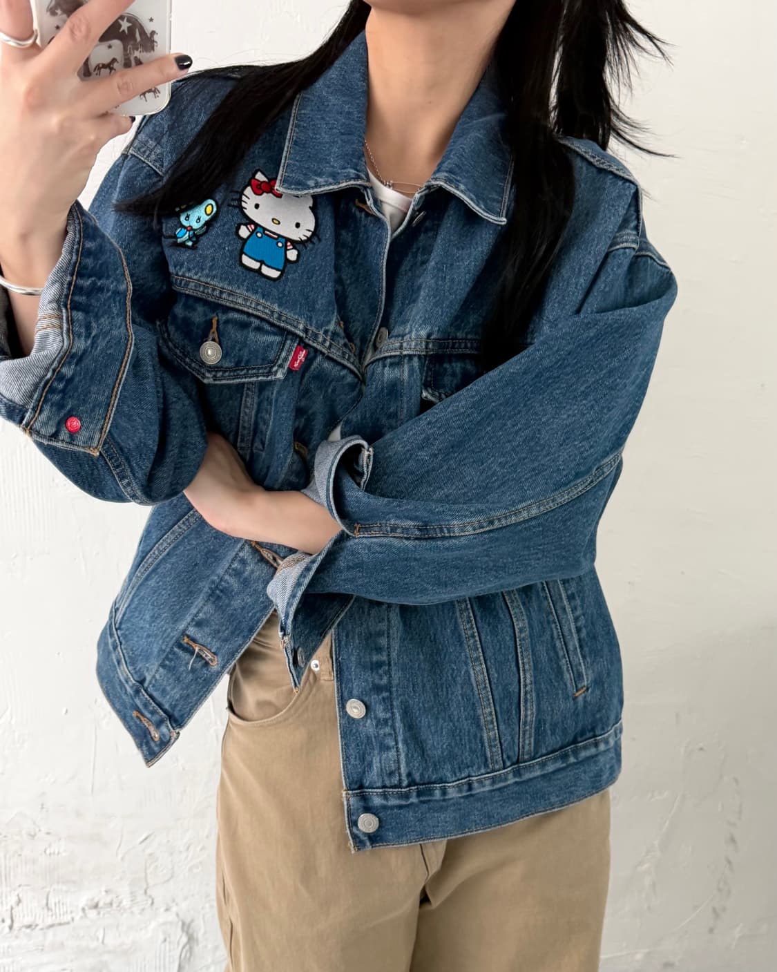 Levi’s 리바이스 x 헬로키티 콜라보 데님 트러커 자켓 상품이미지1