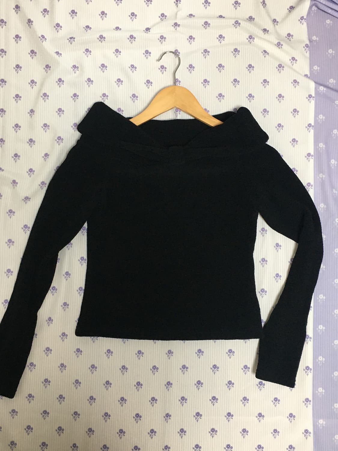 Off-Shoulder Bow Knit Top 상품이미지1