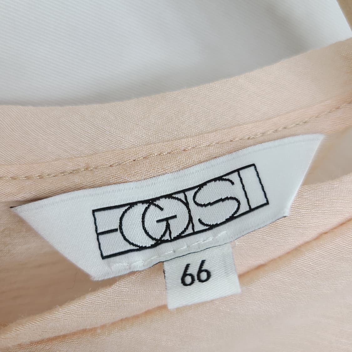 에고이스트 퍼프 소매 크롭 블라우스 (66) 상품이미지6