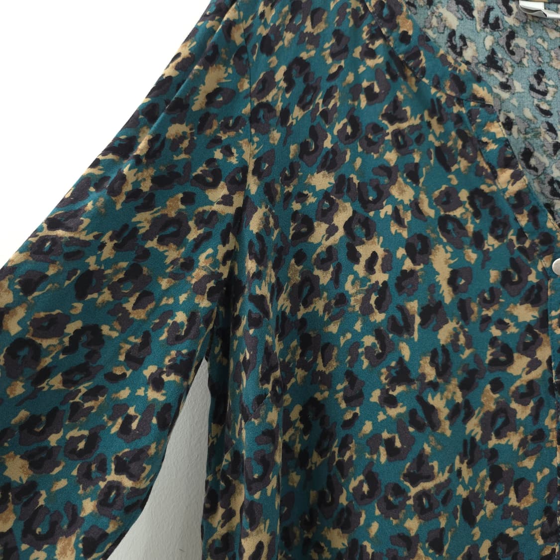  soyaconcept 레오파드 패턴 브이넥 블라우스 상품이미지6