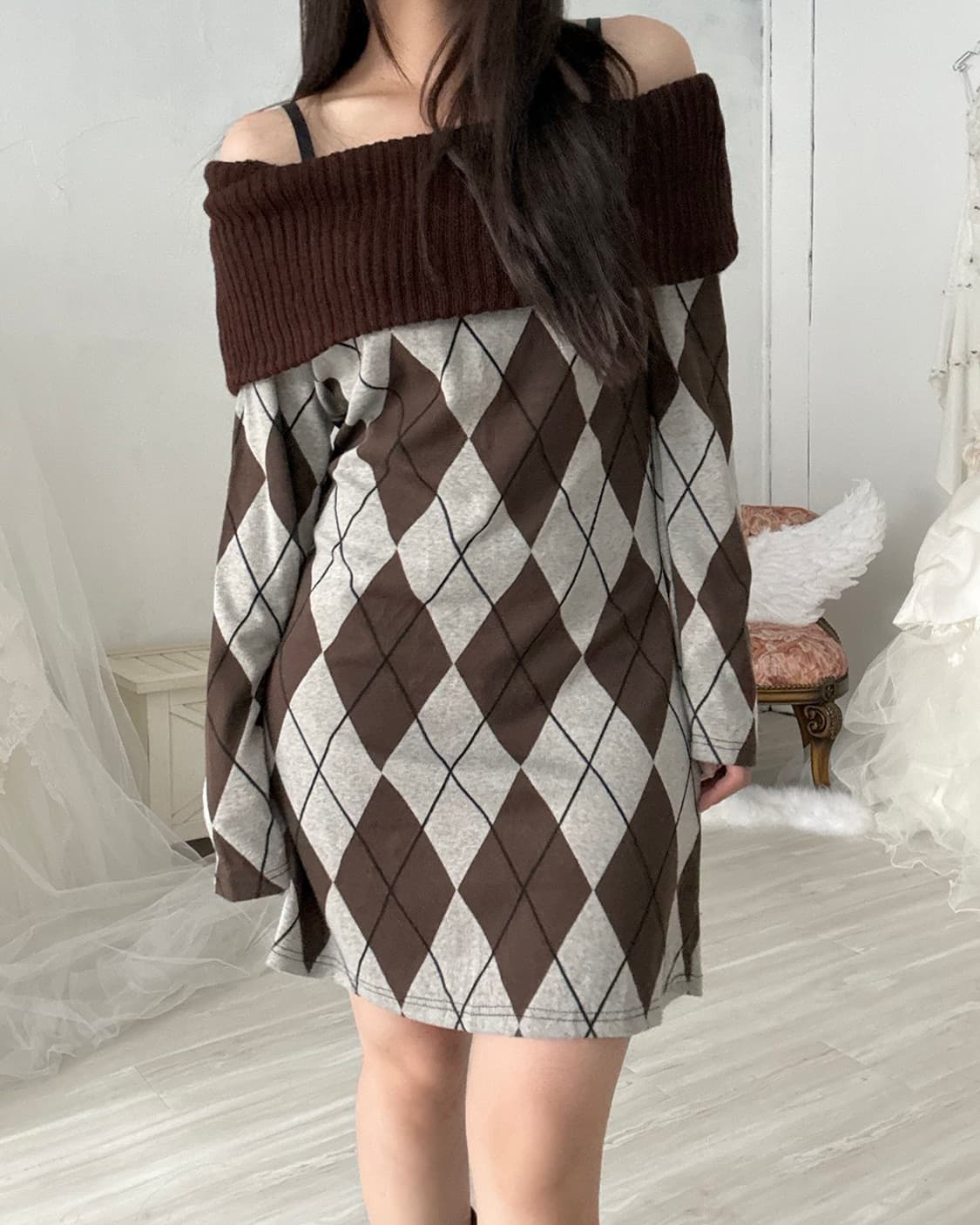 Brown argyle off-shoulder dress  상품이미지3
