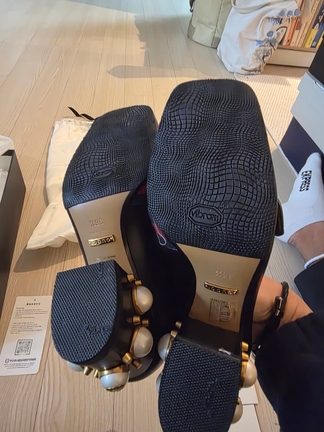 구찌 마몬트 진주 로퍼 블랙 36.5 상품이미지6