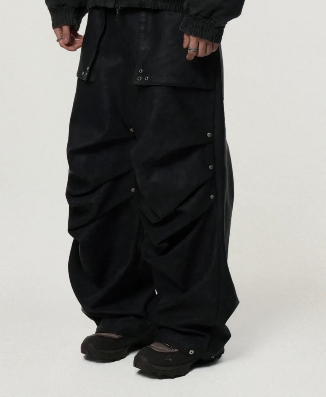 (0) 아이돈워너셀 비건 레더 팬츠 블랙 상품이미지2