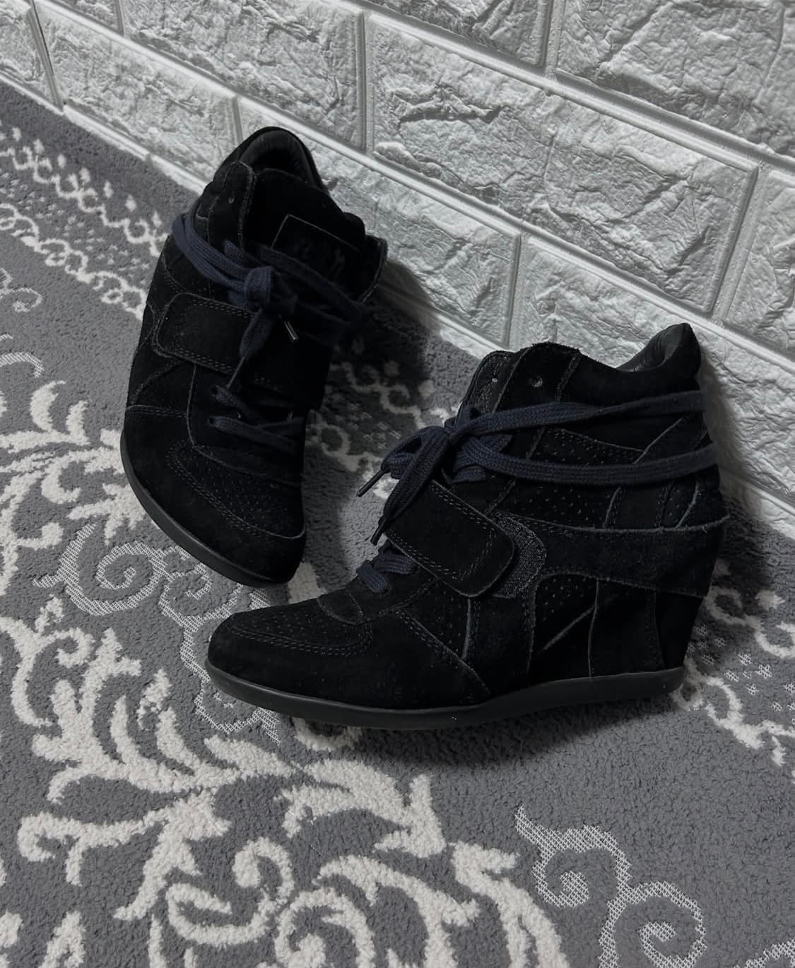 Ash hidden wedge black suede 상품이미지1