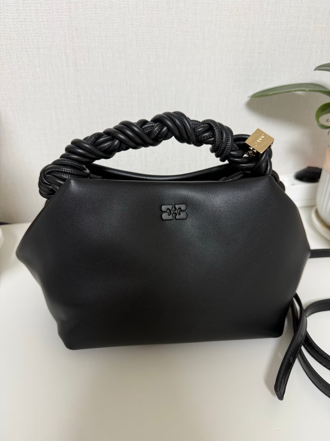 Ganni Bou 스몰 탑 핸들 백 상품이미지2