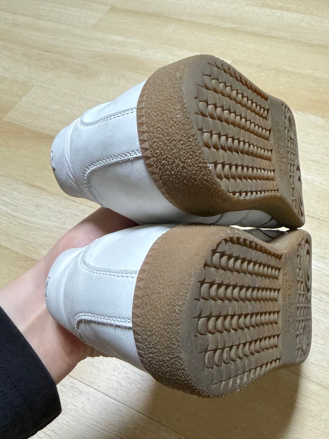 메종 마르지엘라 독일군 페인트 스니커즈 43 (270~275) 상품이미지5