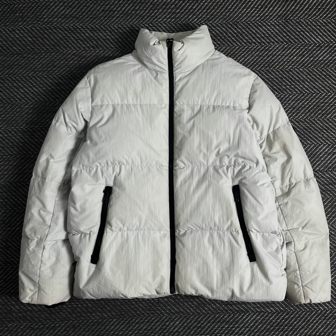 데상트 패치로고 미니멀 다운 푸퍼 패딩y 3345 상품이미지2