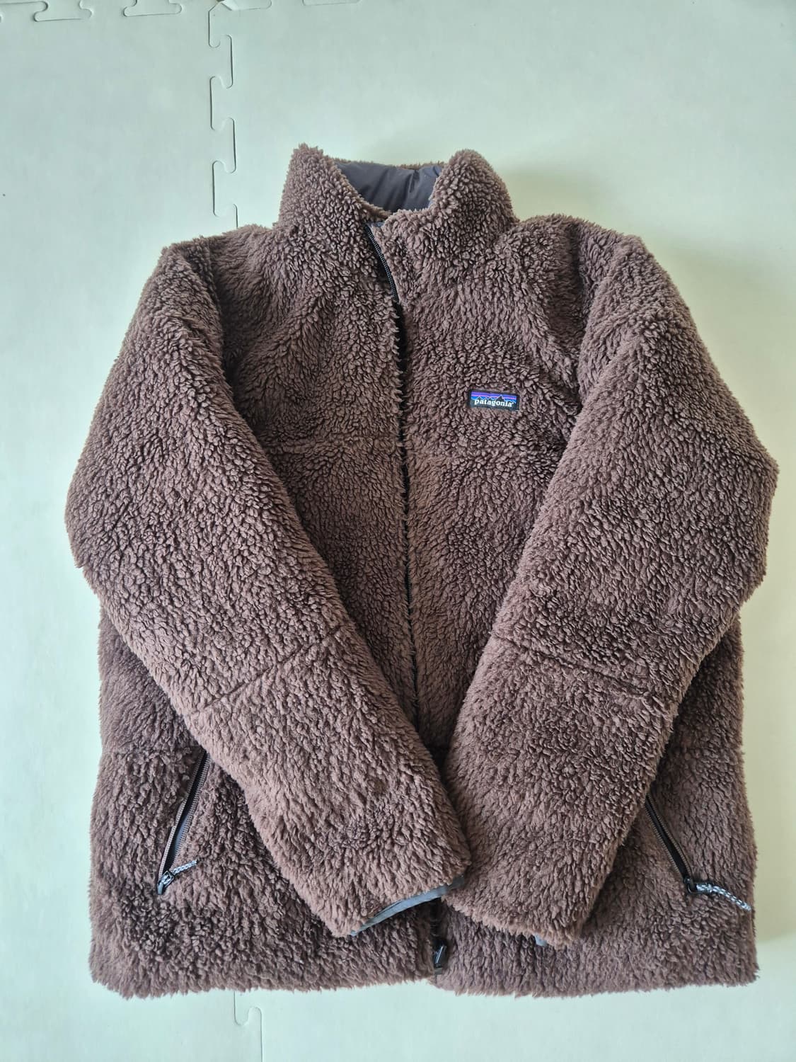 파타고니아 리버서블 사일런트 다운 자켓  상품이미지1