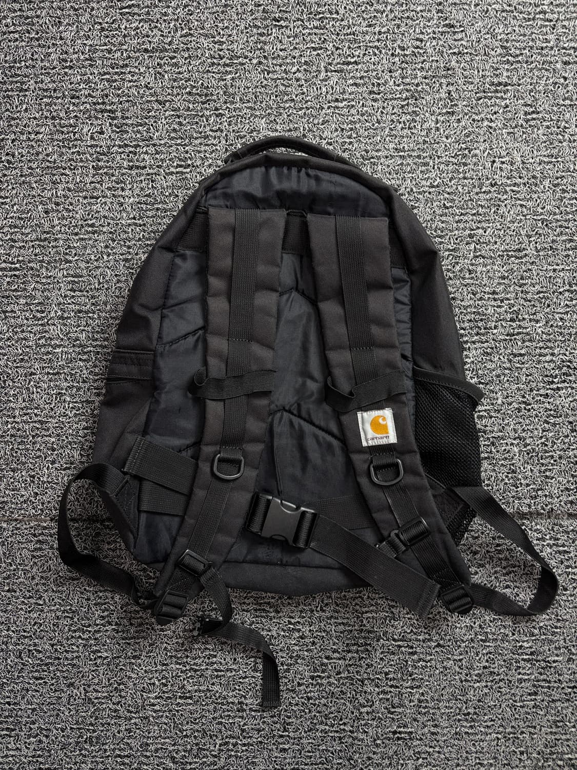 칼하트 WIP 스트링 디테일 킥플립 백팩 2033 상품이미지3