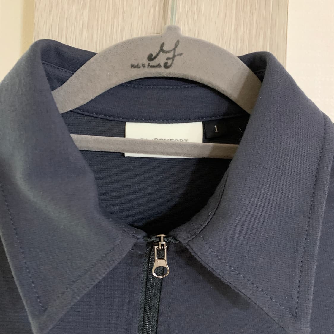 지초이 컴포트 23-002 집업 상의 그래파이트 상품이미지4