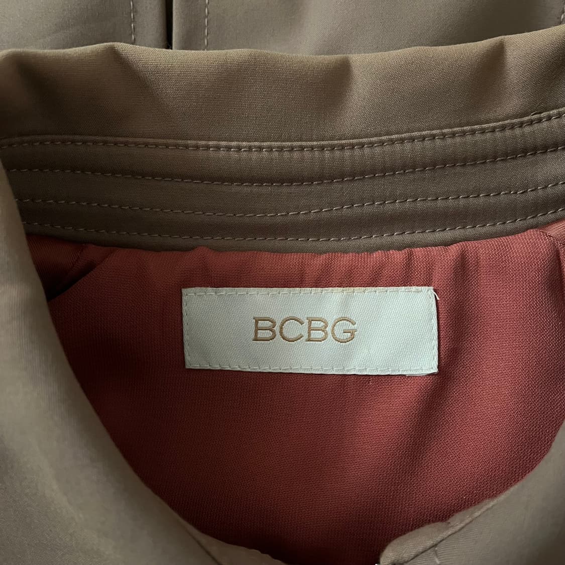 BCBG 클래식 벨티드 더블 트렌치코트 상품이미지6