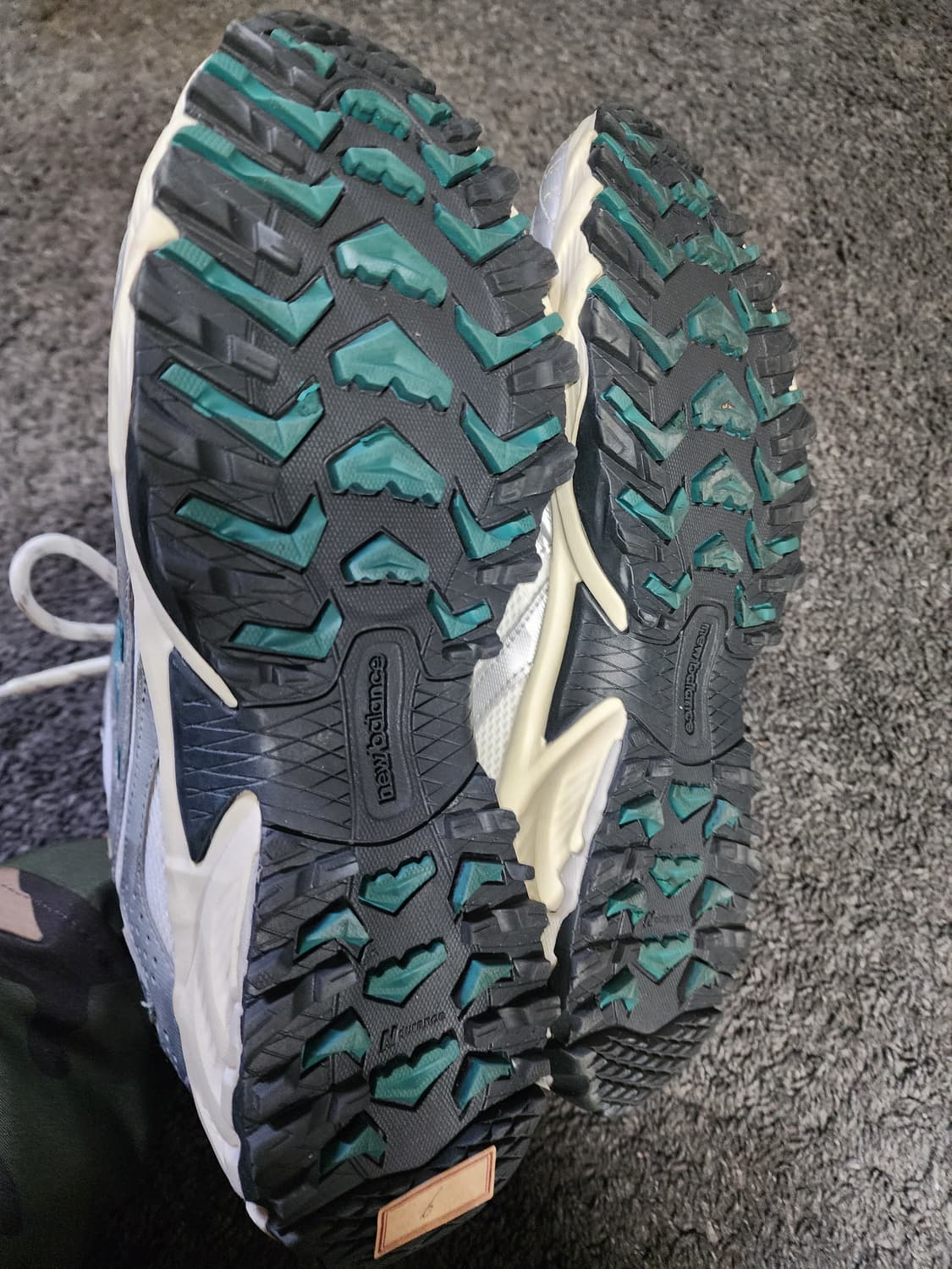 뉴발란스 ML610 메탈릭실버  상품이미지7