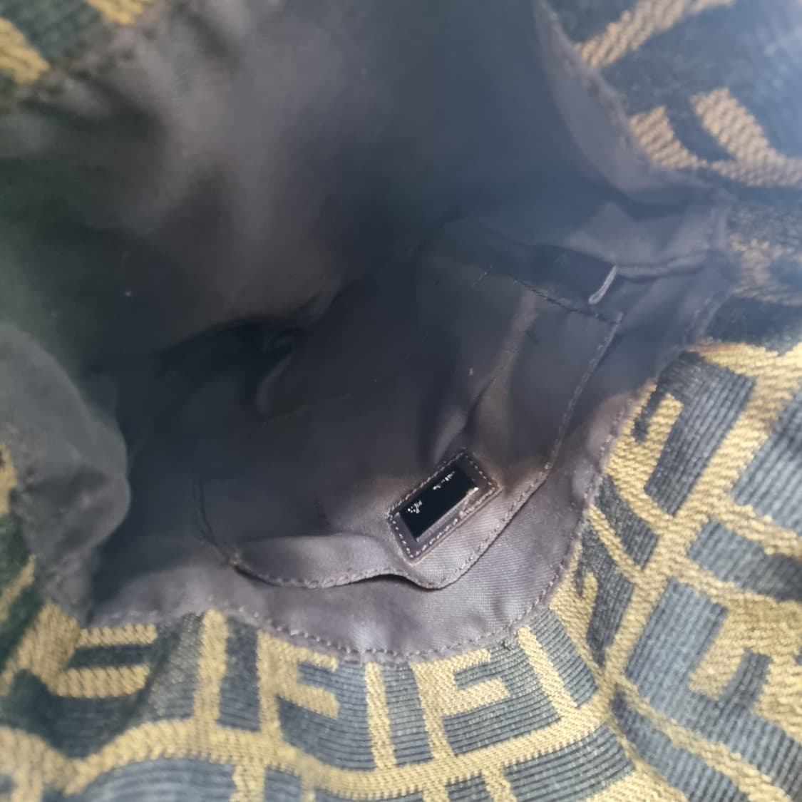 펜디 FENDI 주카 캔버스 브라운 숄더백 (최상급 크로스백) 상품이미지8