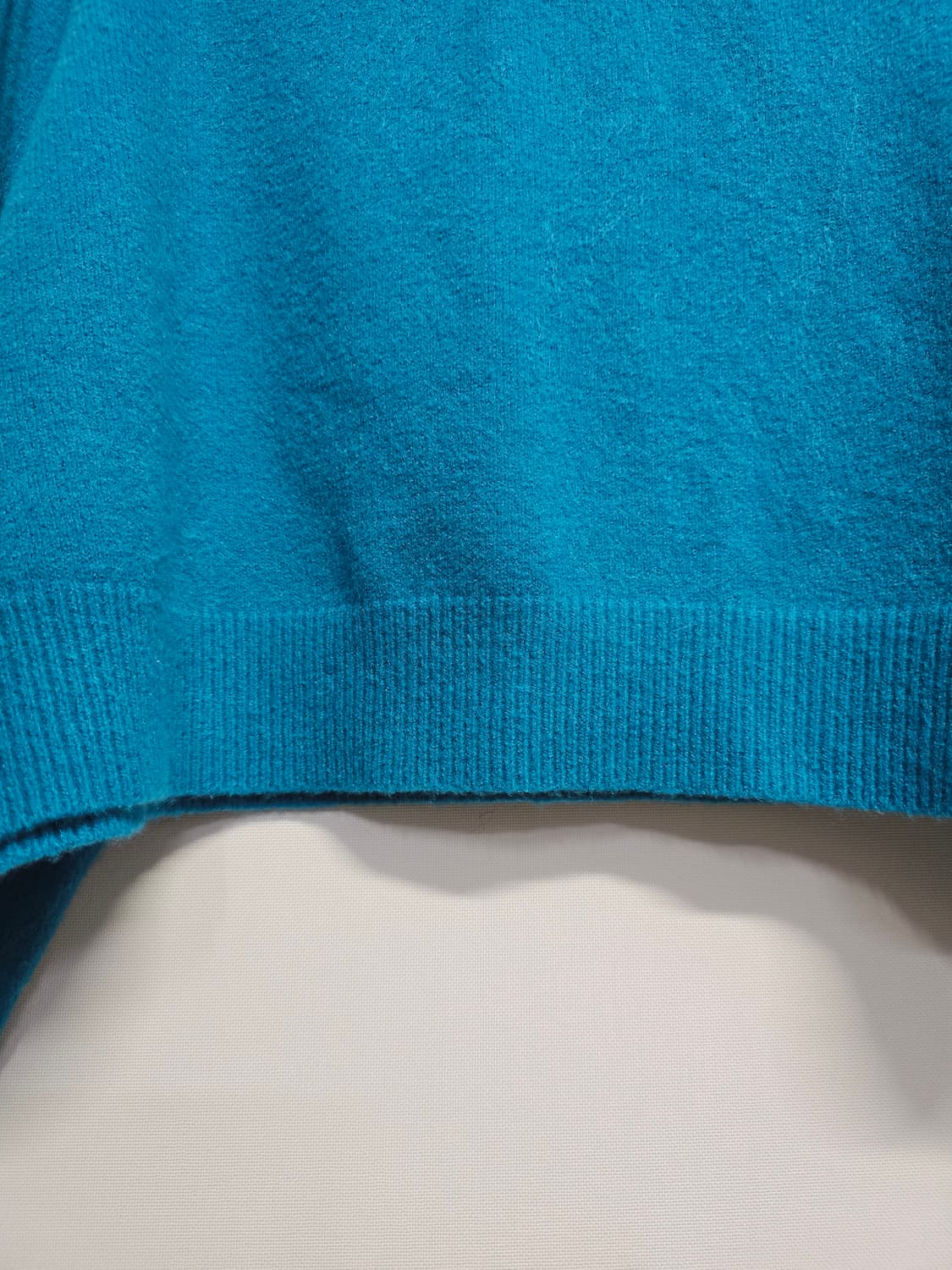 발렌시아 터키블루 V넥 크롭 니트 상품이미지3