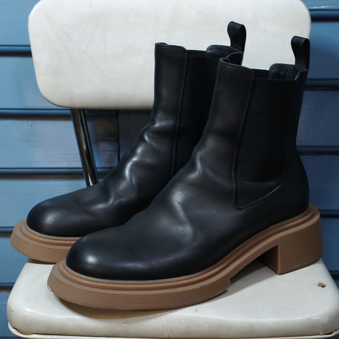 로에베 레더 첼시부츠 상품이미지2