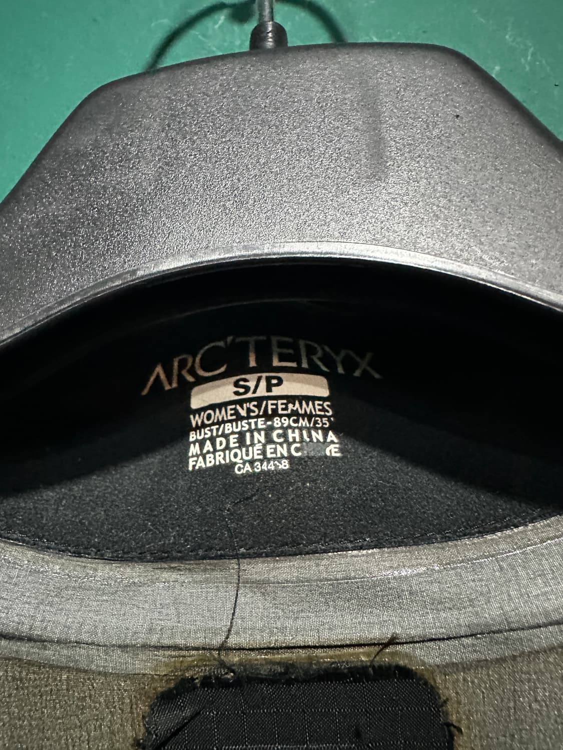 아크테릭스 매장판 팩라이트 고어텍스 바람막이 브라운S 상품이미지6