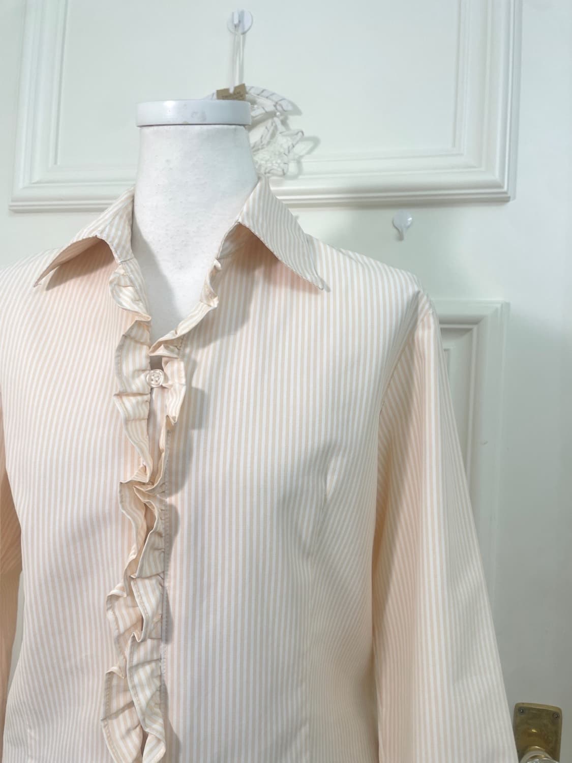 white coral stripe ruffle shirt(size-11) 상품이미지7