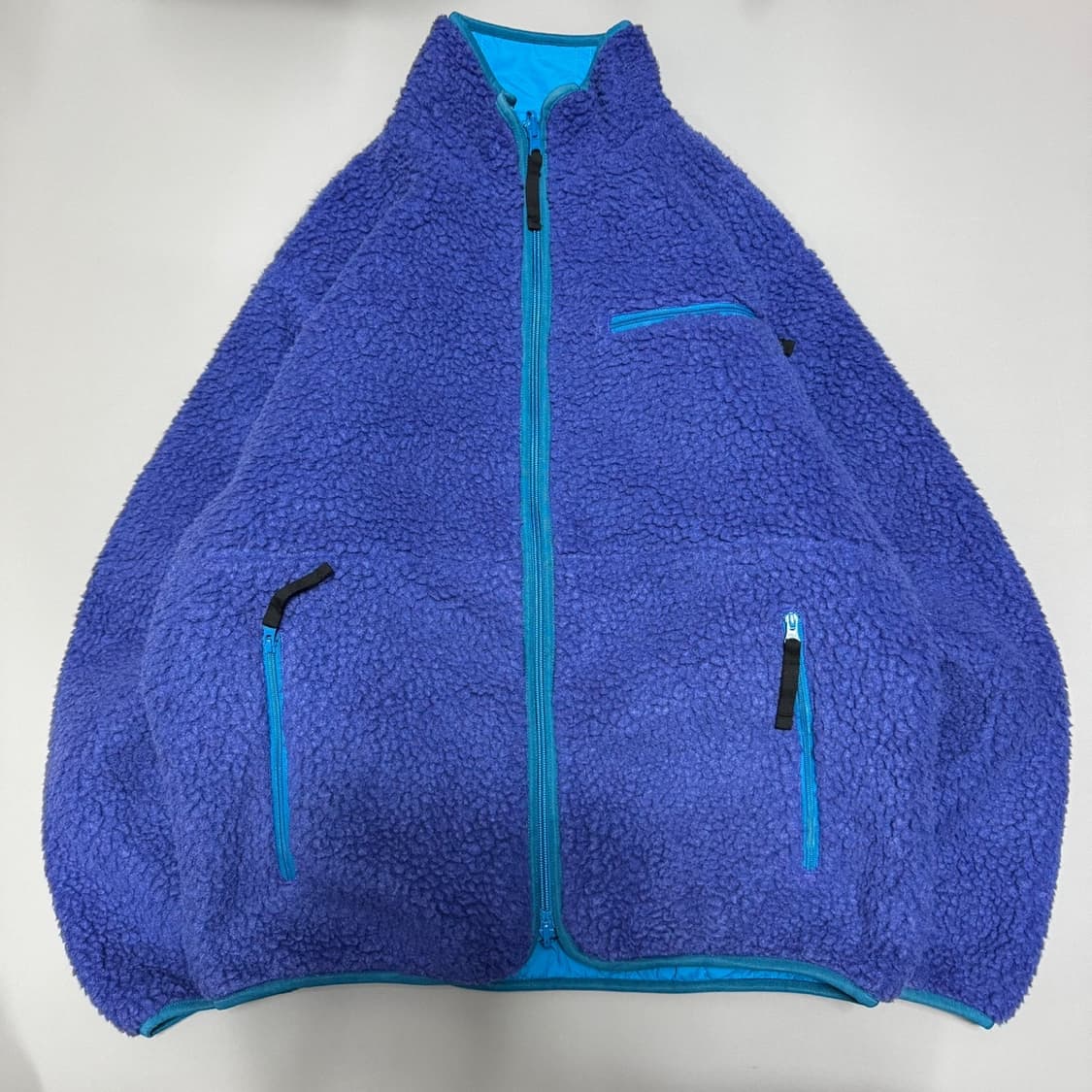 빔즈(BEAMS) 로얄블루 나일론 폴리 혼방 보아플리스 리버시블 자켓 상품이미지5