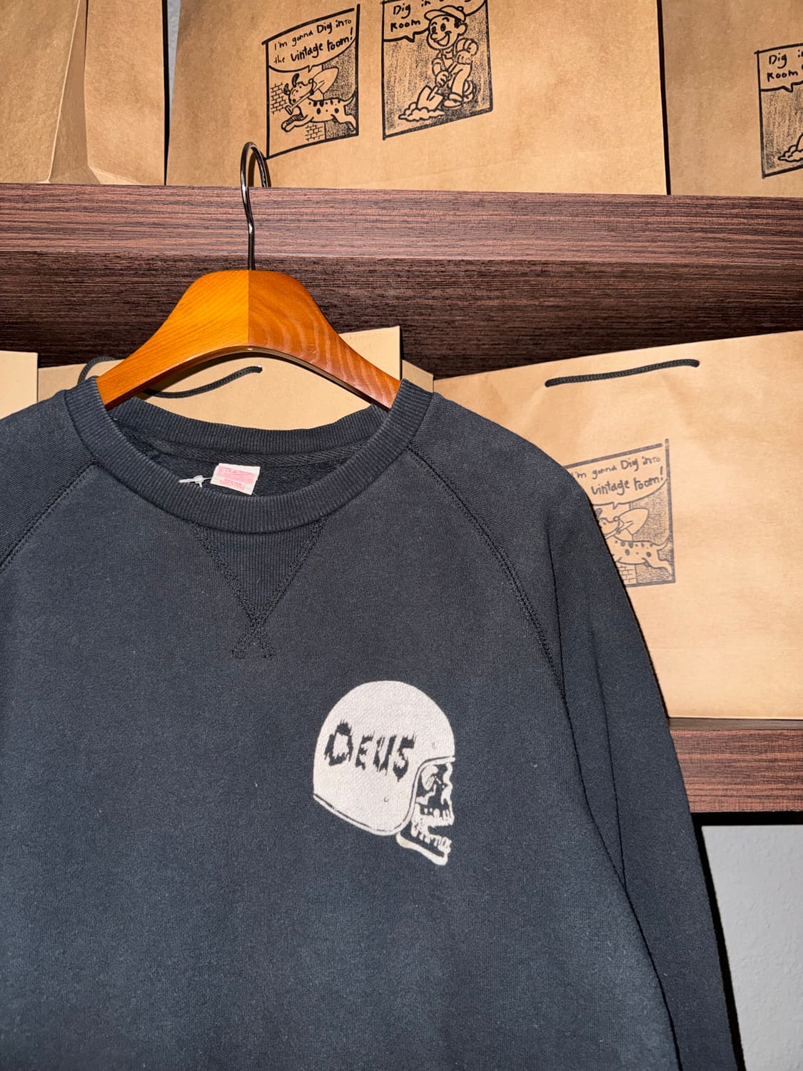 데우스 엑스마키나 맨투맨 상품이미지3