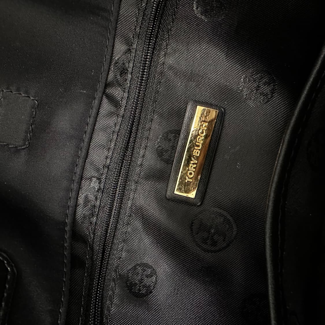 토리버치 엘라 스네이크 여성 토트백 숄더백 블랙 상품이미지9