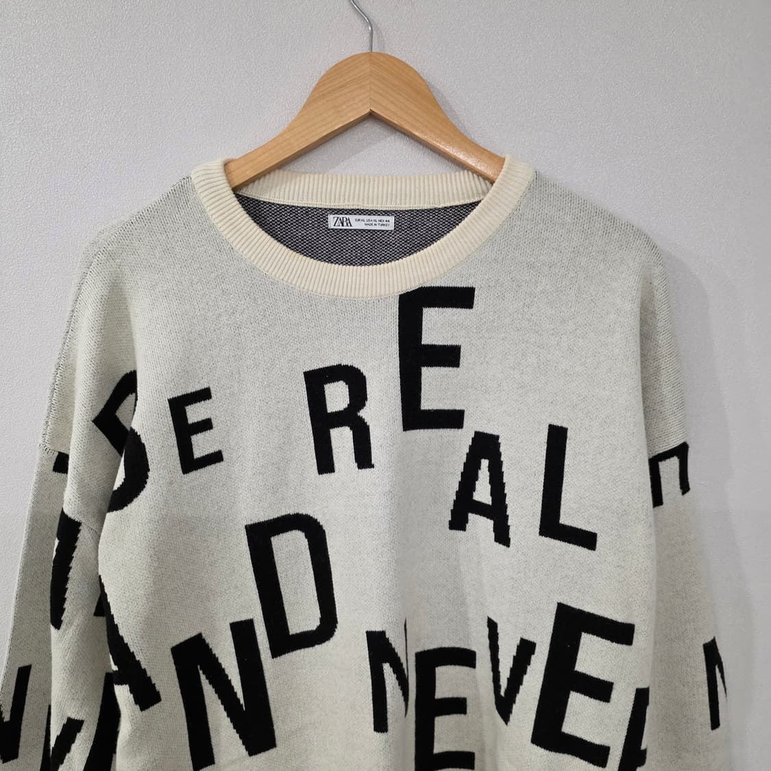 자라 레터링 니트 XL 상품이미지3