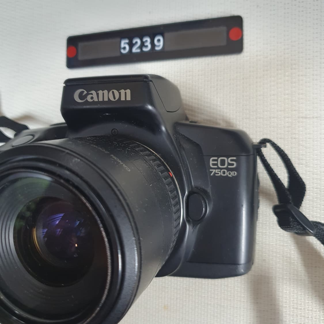 캐논 EOS 750 QD 필름카메라 35~70 줌렌즈 장착 상품이미지2