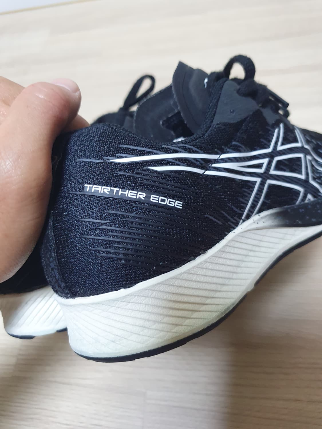 아식스 Trither Edge 블랙 런닝화 260 상품이미지7