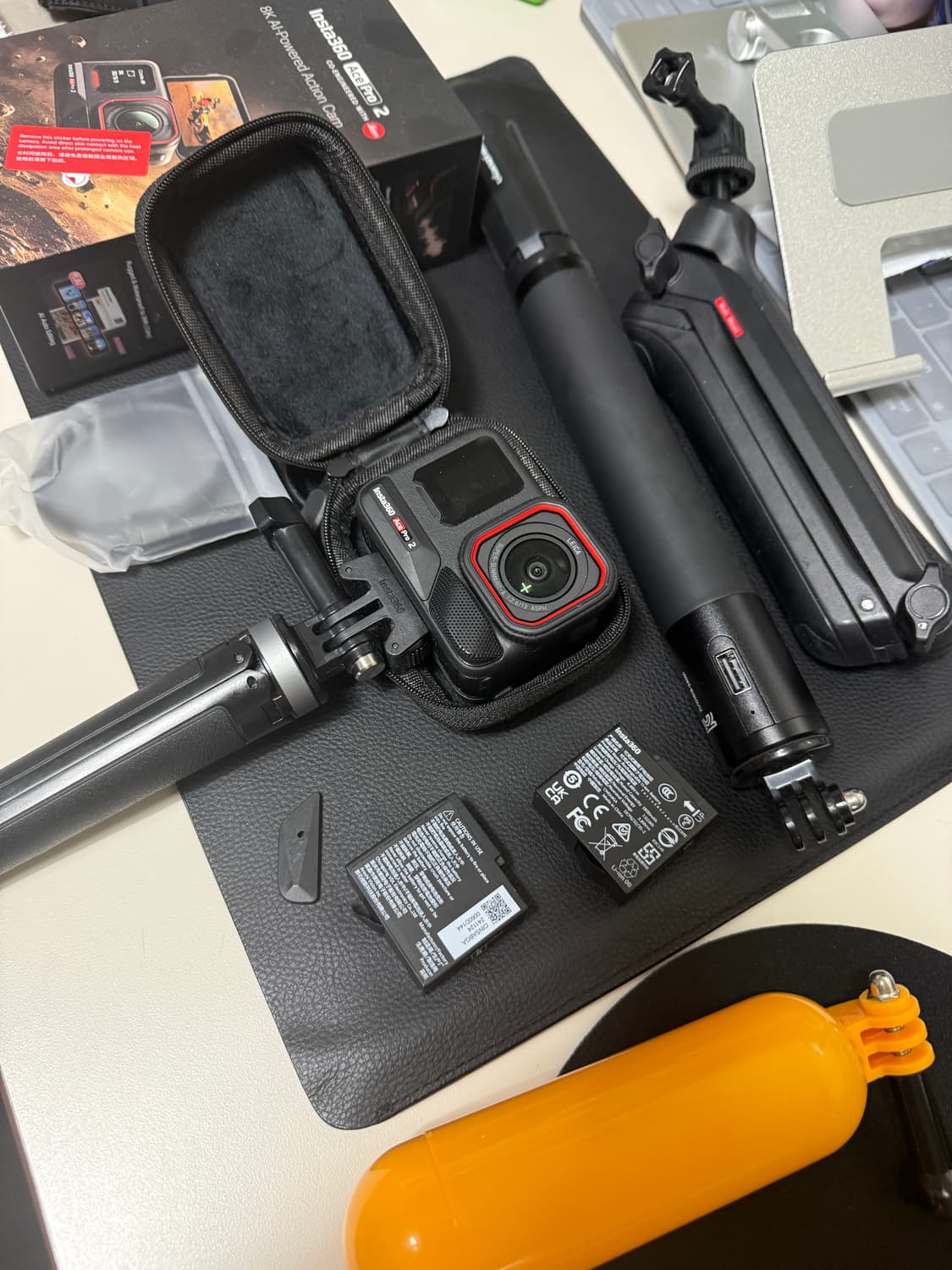 인스타 360 에이스프로 2 브이로그 번들 상품이미지1