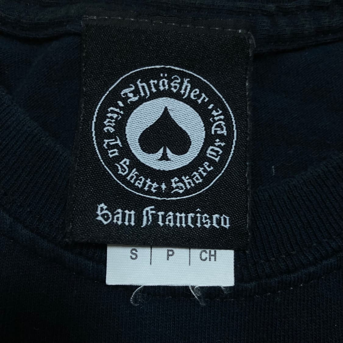 트래셔 스펠아웃 빅로고 블랙 반팔티 상품이미지3