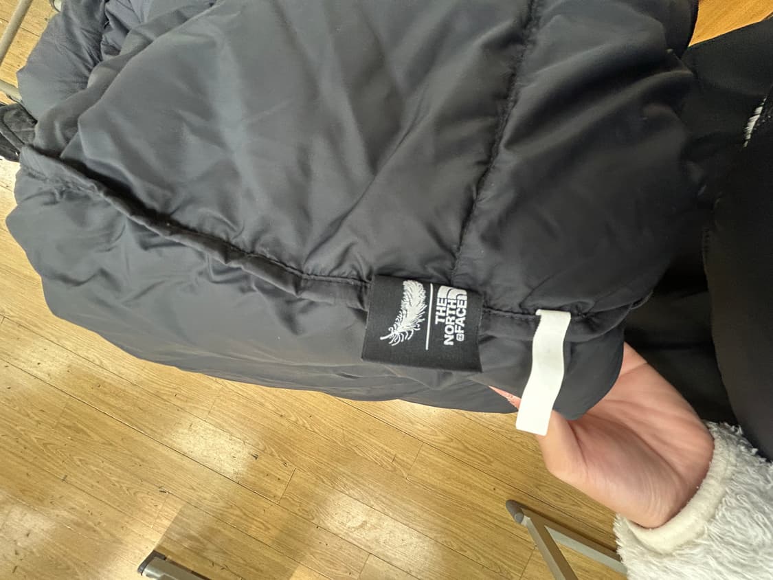 눕시 에코 패딩 100/L사이즈 판매합니다 상품이미지6