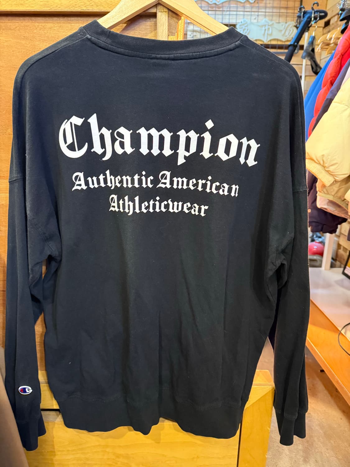 챔피온 백프린팅 블랙 맨투맨 상품이미지2