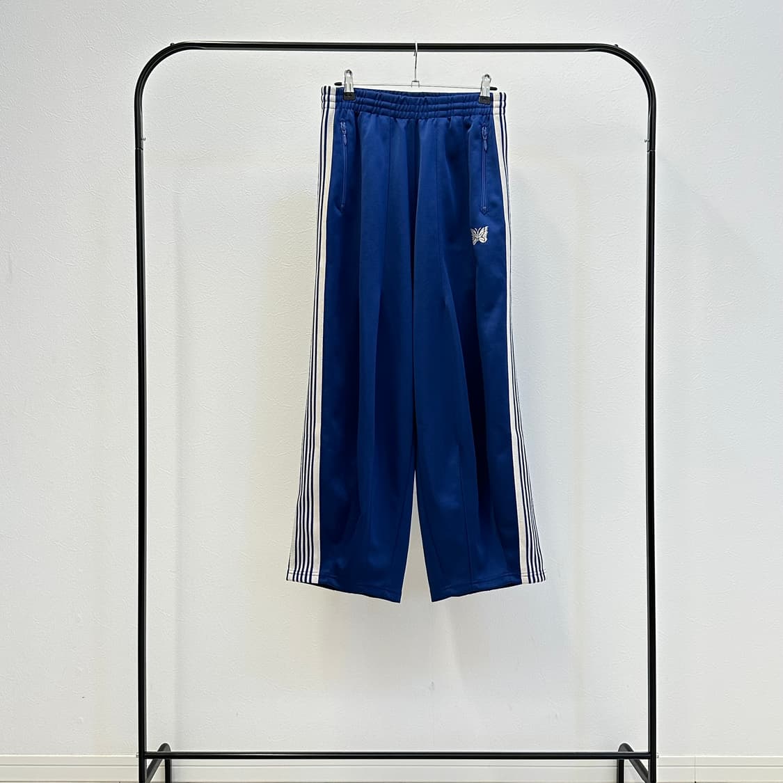 니들스 로얄블루 hd 트랙팬츠  상품이미지1