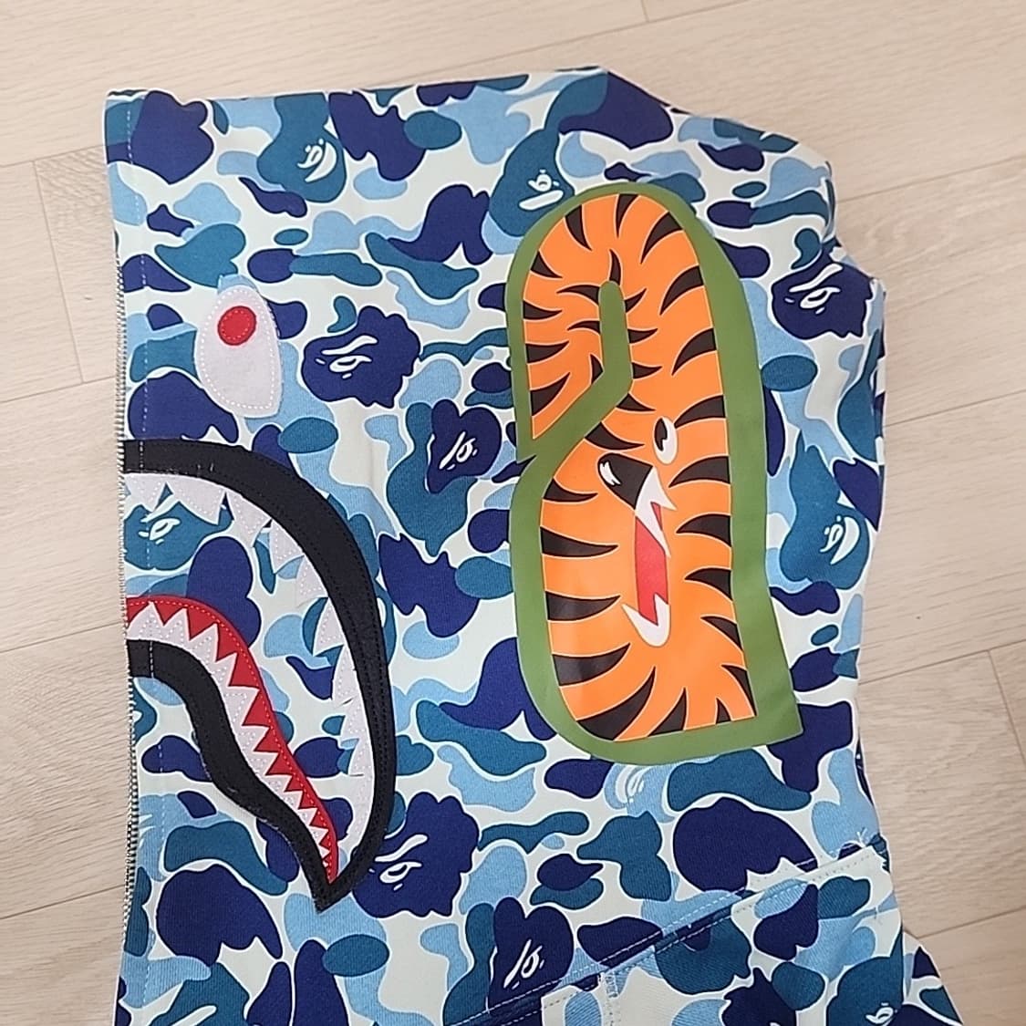 베이프 샤크후드 블루 M [일본 매장구매, 택&비닐 있는 새상품] 상품이미지2